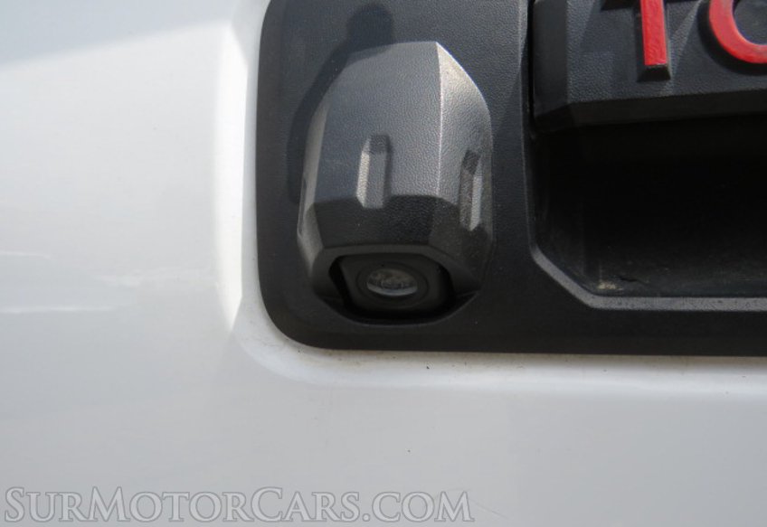 2020 Toyota Tacoma 4WD - Image 19