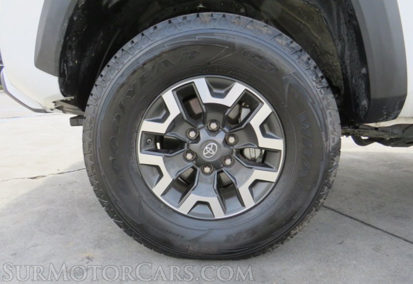 2020 Toyota Tacoma 4WD - Image 18