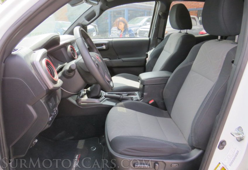 2020 Toyota Tacoma 4WD - Image 29