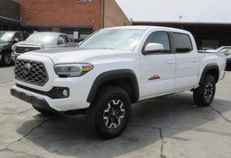 2020 Toyota Tacoma 4WD - Image 3