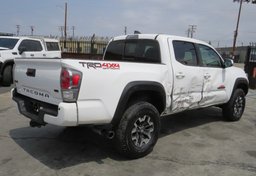 2020 Toyota Tacoma 4WD - Image 8