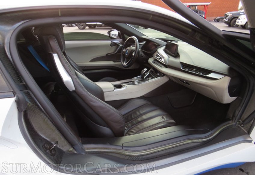 2015 BMW i8 - Image 19
