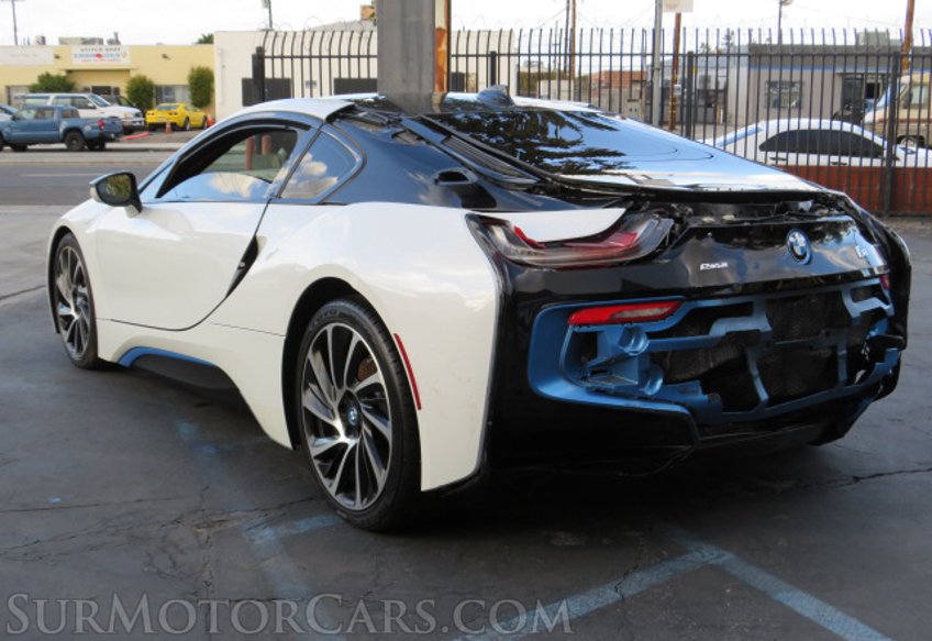 2015 BMW i8 - Image 9