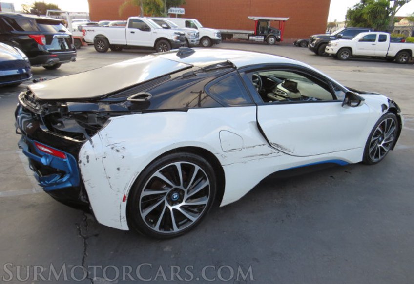 2015 BMW i8 - Image 7