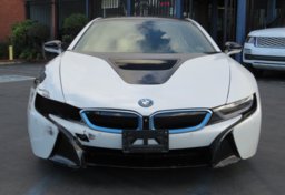 2015 BMW i8 - Image 12