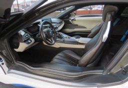 2015 BMW i8 - Image 17