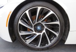 2015 BMW i8 - Image 16