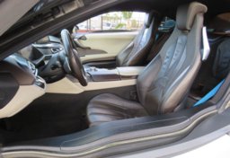 2015 BMW i8 - Image 18