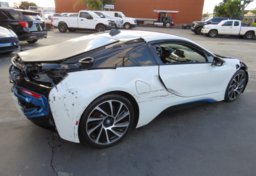 2015 BMW i8 - Image 7