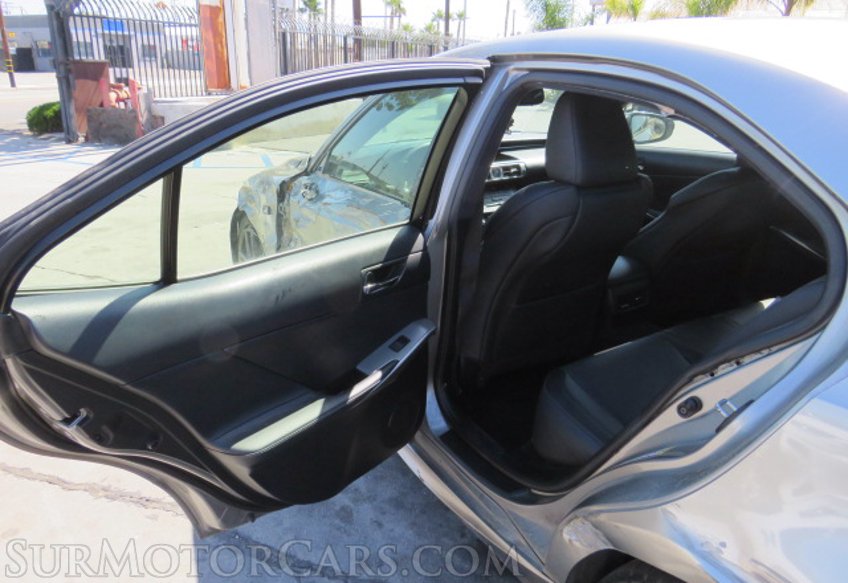 2016 Lexus IS 200t - Image 24