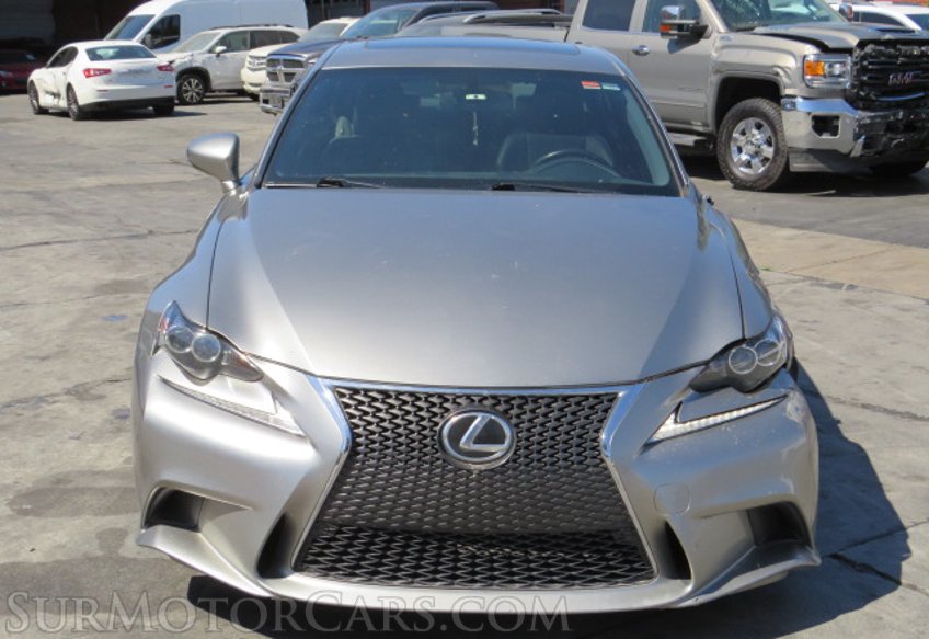 2016 Lexus IS 200t - Image 9