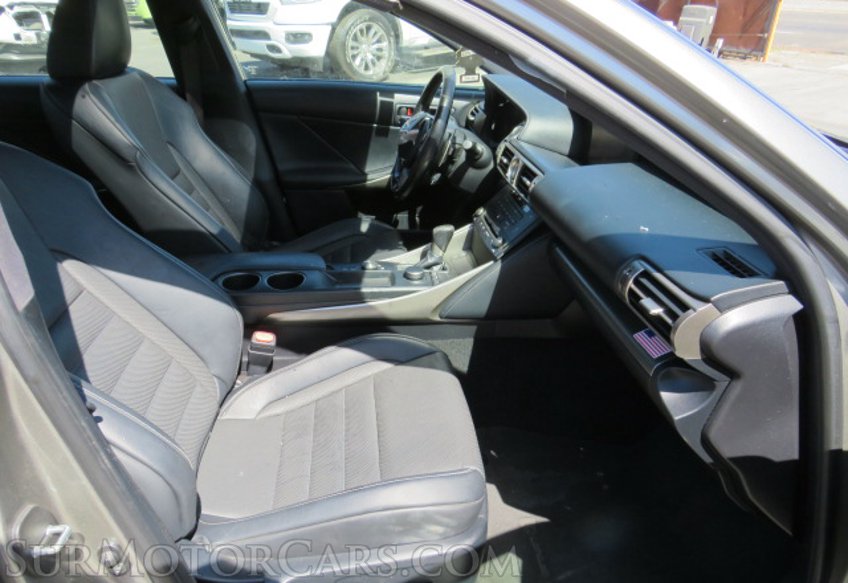 2016 Lexus IS 200t - Image 27