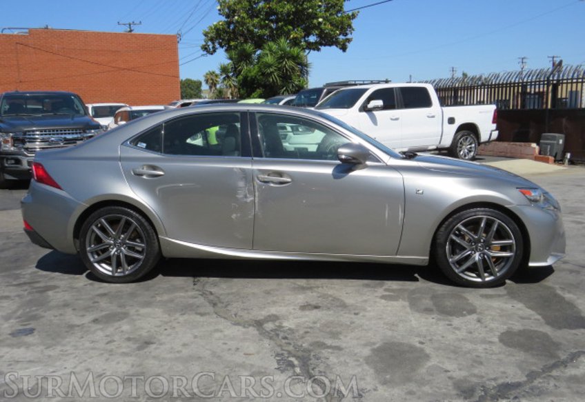 2016 Lexus IS 200t - Image 11