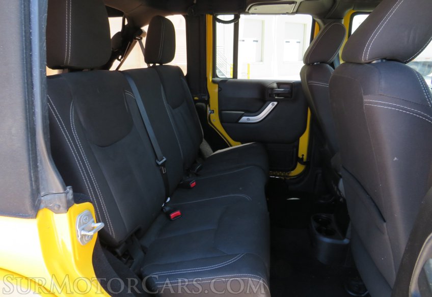 2015 Jeep Wrangler Unlimited - Image 38
