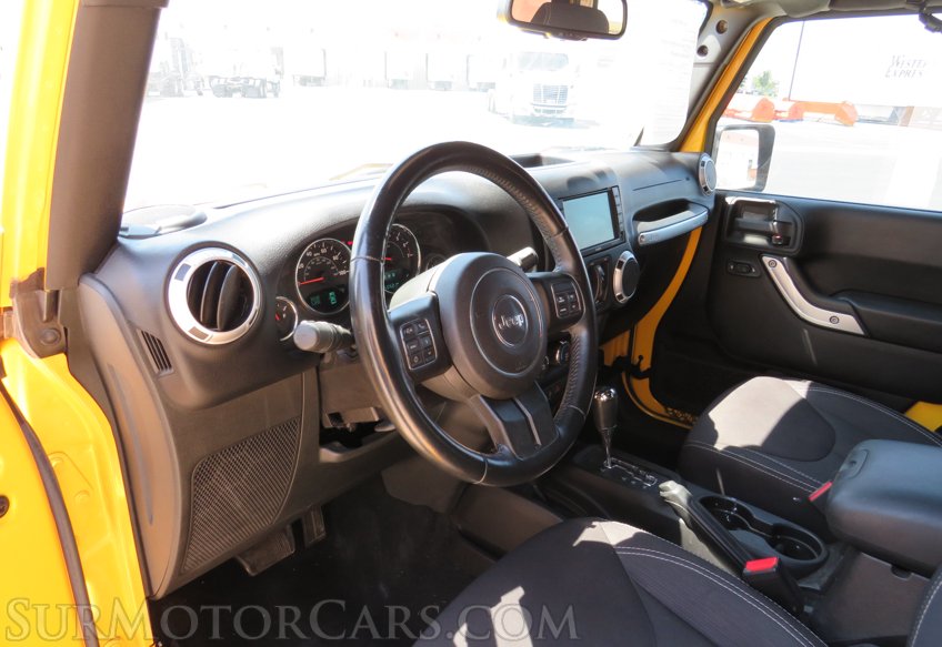 2015 Jeep Wrangler Unlimited - Image 30