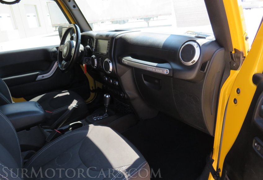 2015 Jeep Wrangler Unlimited - Image 31