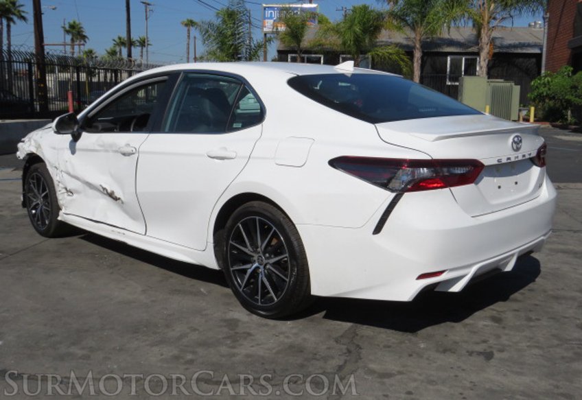 2022 Toyota Camry - Image 7