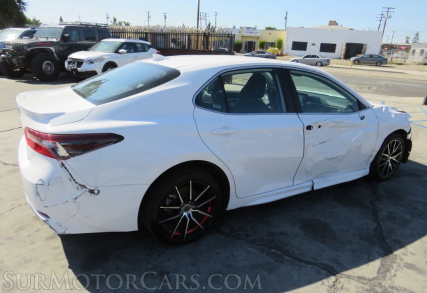 2022 Toyota Camry - Image 10