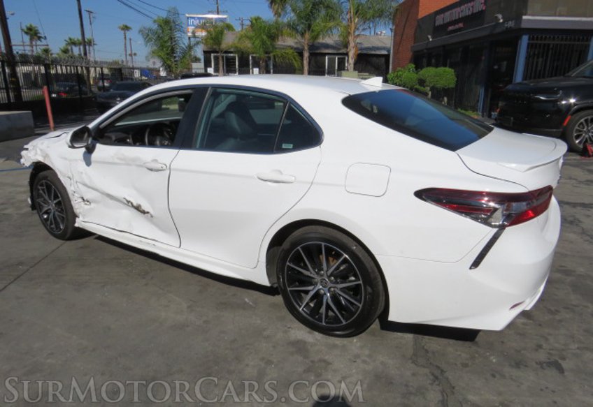 2022 Toyota Camry - Image 9