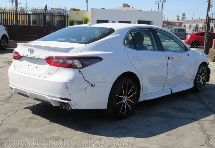 2022 Toyota Camry - Image 8