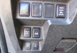 2022 Nissan Frontier - Image 41