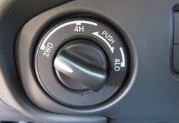 2022 Nissan Frontier - Image 39