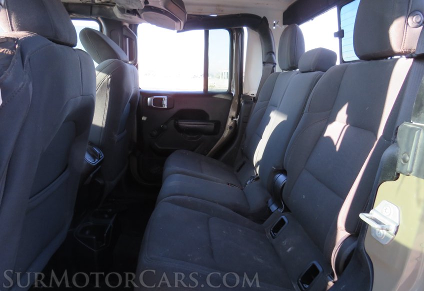 2020 Jeep Gladiator - Image 31