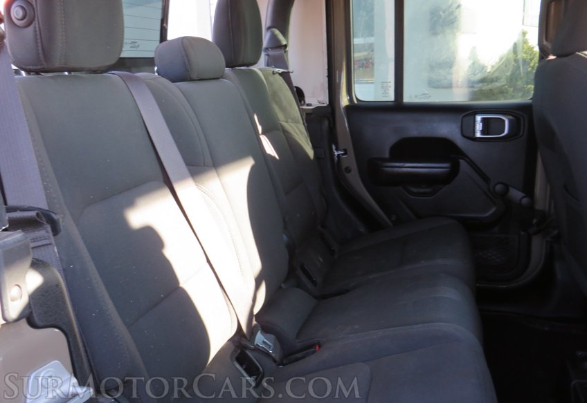 2020 Jeep Gladiator - Image 30