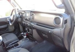 2020 Jeep Gladiator - Image 27