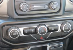 2020 Jeep Gladiator - Image 40