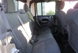 2020 Jeep Gladiator - Image 29