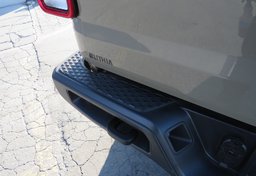 2020 Jeep Gladiator - Image 15