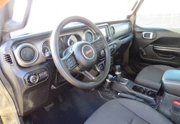 2020 Jeep Gladiator - Image 25