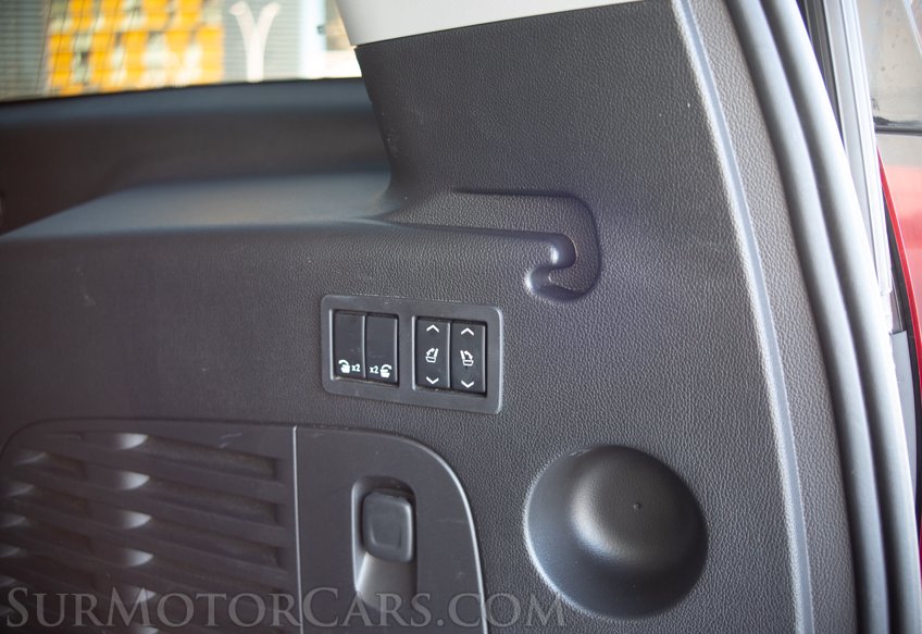 2015 Chevrolet Suburban - Image 18