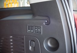 2015 Chevrolet Suburban - Image 18