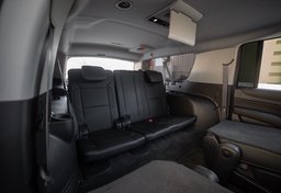 2015 Chevrolet Suburban - Image 43