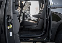 2015 Chevrolet Suburban - Image 29