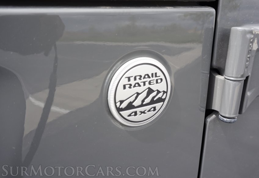 2020 Jeep Wrangler - Image 32