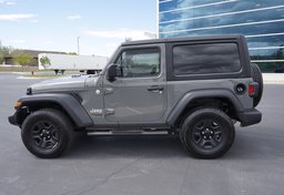 2020 Jeep Wrangler - Image 10