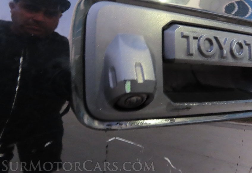 2023 Toyota Tacoma 4x4 TRD Off-Road - Image 17