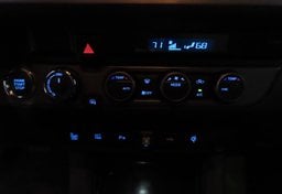 2023 Toyota Tacoma 4x4 TRD Off-Road - Image 40