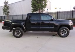 2023 Toyota Tacoma 4x4 TRD Off-Road - Image 10