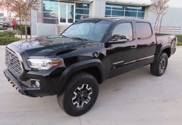 2023 Toyota Tacoma 4x4 TRD Off-Road - Image 2