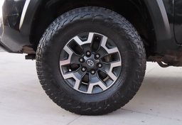 2023 Toyota Tacoma 4x4 TRD Off-Road - Image 48