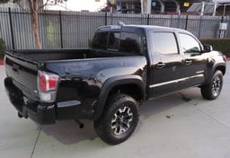 2023 Toyota Tacoma 4x4 TRD Off-Road - Image 8