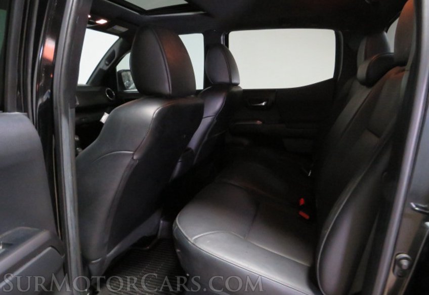 2022 Toyota Tacoma - Image 32