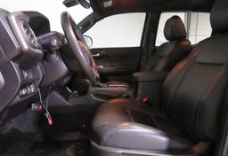 2022 Toyota Tacoma - Image 30