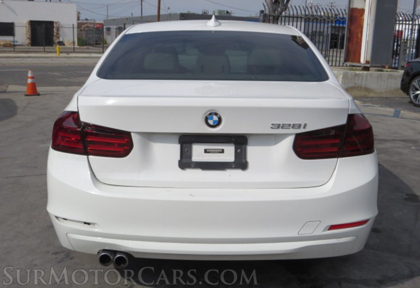 2014 BMW 3 Series - Image 12