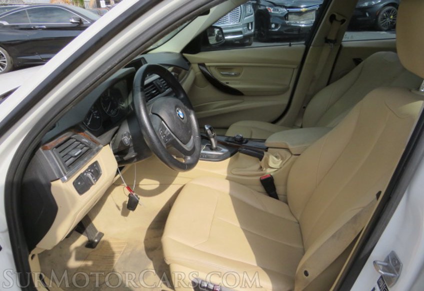 2014 BMW 3 Series - Image 24