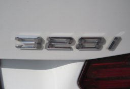 2014 BMW 3 Series - Image 17